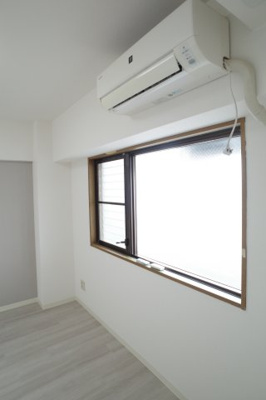 【寝室】 | アメニティ21 | エアコンは全室に設置済み。