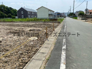 【前面道路含む現地写真】
