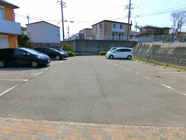 アナスタシア片蔵の駐車場