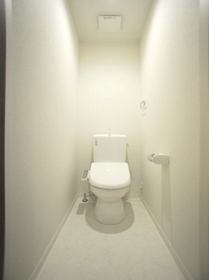 【トイレ】 | ラヴィーヌ中丸 | 温水洗浄暖房便座機能付きです♪