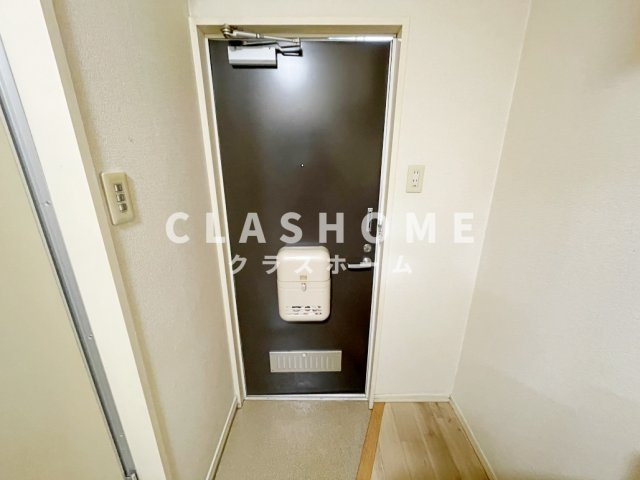 森ヶ丘ハイツの玄関|同物件の別部屋になります。