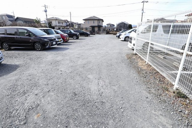イーストビレッジの駐車場