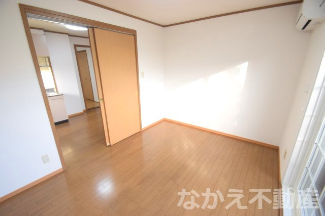 【寝室】 | 落ち着いた色調の寝室です