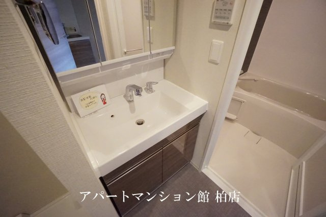 メゾンボヌールの独立洗面台