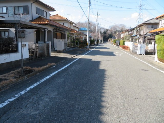 高崎市吉井町南陽台　中古の前面道路含む現地写真|前面道路含む現地写真です