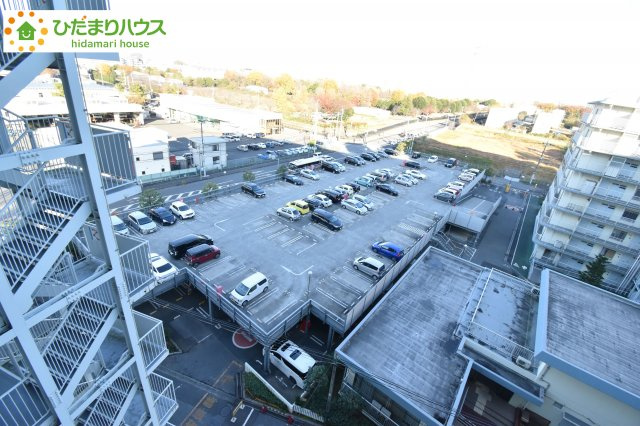 北区日進町1丁目　中古マンション　マンハイム大宮の駐車場