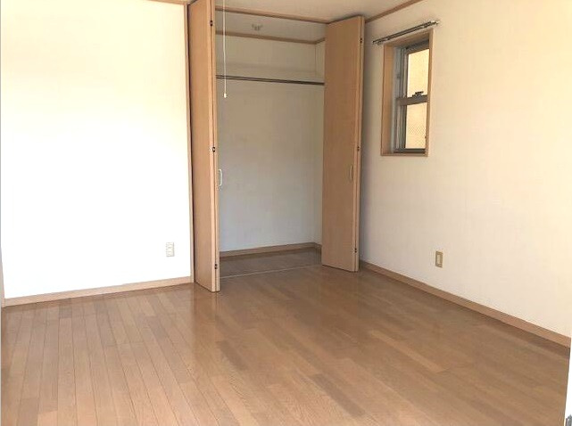 ヴュー鏡川の洋室|ゆったりした洋室です（反転の場合がございます）