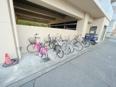 【その他共用部分】 | サウスフラット | 駐輪場です