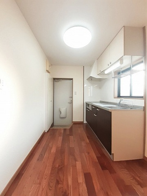 【キッチン】 | ヴィラクレスト