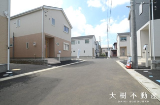 【前面道路含む現地写真】