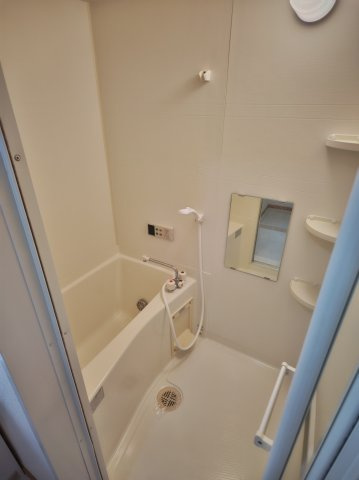 【浴室】 | レイナ・ソレアード | ゆったり過ごせるお風呂です