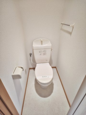 【トイレ】 | レイナ・ソレアード | 落ち着いた色調のトイレです