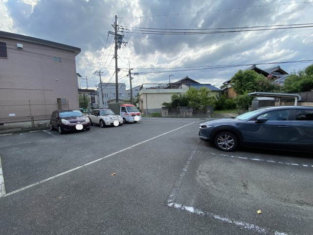 【駐車場】 | レイナ・ソレアード | 駐車場です