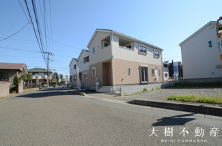 【前面道路含む現地写真】