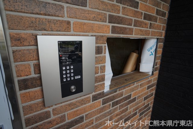 熊本市中央区坪井３丁目のアパートのエントランス