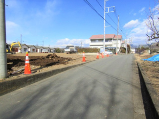 【周辺】 | 造成工事前の現地周辺です（2023年1月撮影）
周囲はとても静かで環境良好です