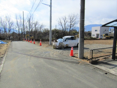 【外観】 | 分譲地　甲斐市天狗沢　全9区画 | 造成工事前の現地周辺です（2023年1月撮影）
周囲はとても静かで環境良好です