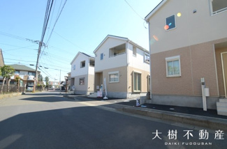 【前面道路含む現地写真】