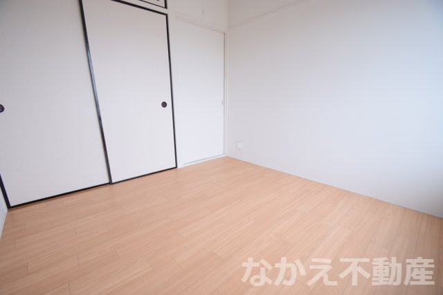 【寝室】 | 落ち着いた色調の寝室です