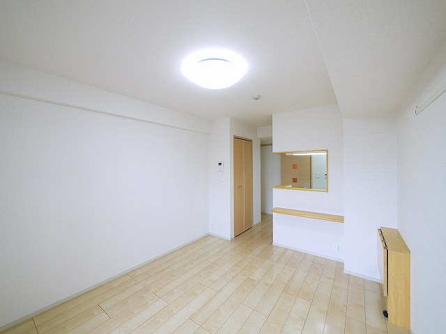 ヌーベル　エスポワールの居間・リビング|使い勝手のいい洋室です