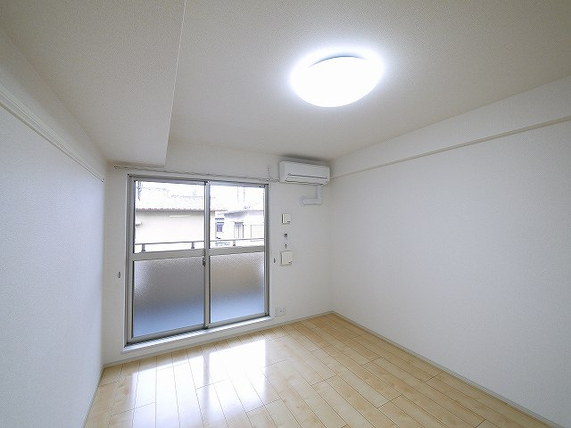 ヌーベル　エスポワールの寝室|おしゃれな居間です