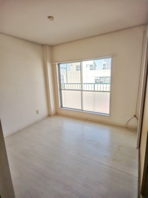 【洋室】 | 昌康マンション | 落ち着いた色調の洋室です