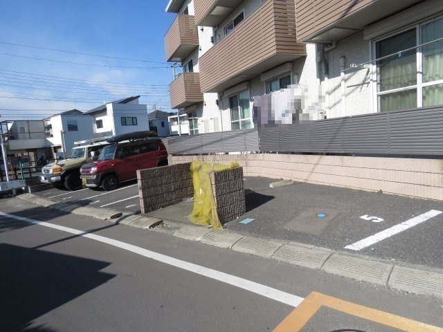アクシス川越の駐車場