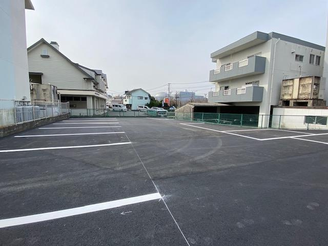 アンフィニール合川の駐車場