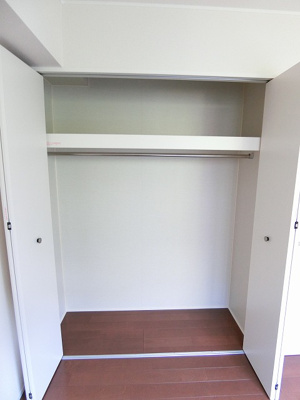 【収納】 | フォレ・リッシュ | 洋室3.5帖のお部屋にあるクローゼットです♪洋室のお部屋それぞれにクローゼットがあると便利ですね！