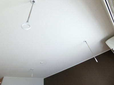 【設備】 | フォレ・リッシュ | リビングダイニングキッチンにある室内物干しです！雨の日やお出掛け時の室内干しにとても便利☆花粉や梅雨の時期に重宝しますね♪