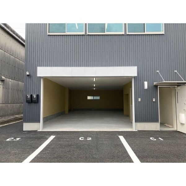港区善進本町　倉庫付き事務所のエントランス
