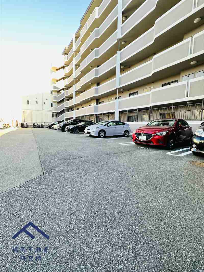 アムール高宮東の駐車場