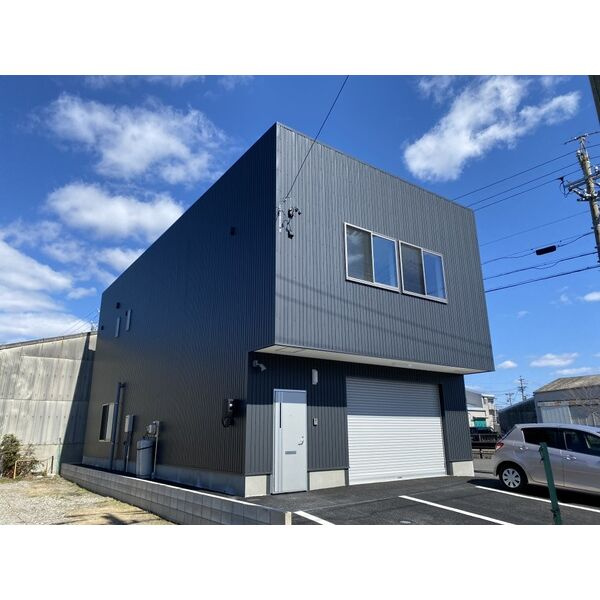 西区長先町　倉庫付き事務所