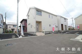 【前面道路含む現地写真】