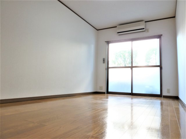 ボワ・リジェールの居間・リビング|明るい洋室はいいですね