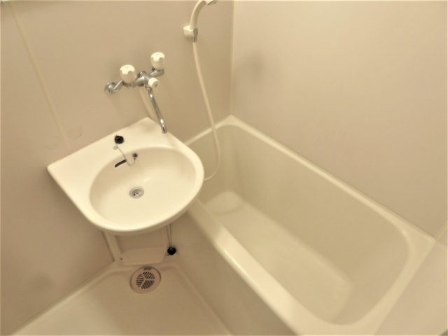 ボワ・リジェールの浴室|ゆったりお風呂は疲れも癒されますね