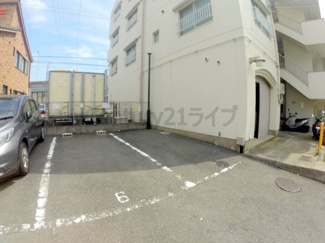【駐車場】
