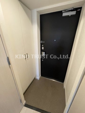 プレサンス南森町駅前の玄関