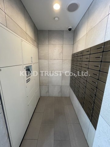 プレサンス南森町駅前のその他共用部分|便利な宅配ボックスです