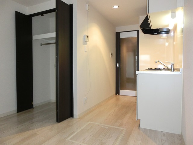 Gramercy Juso-higashi1stの居間・リビング