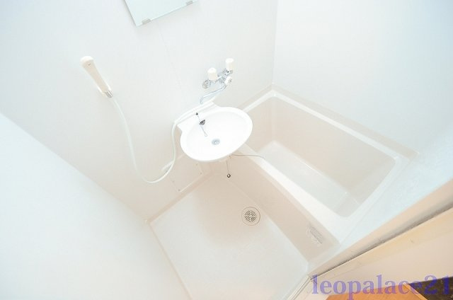 レオパレス夢咲の浴室|設備・仕様は号室により異なる為現況を優先致します。