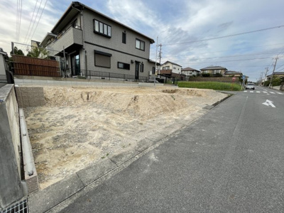 【前面道路含む現地写真】 |  愛知郡東郷町白鳥4期 全2棟　＜仲介手数料無料＞高嶺小・諸輪中　新築一戸建て | 〈内覧予約キャンペーン実施中！〉マックスバリュde住まい相談までご連絡下さい。