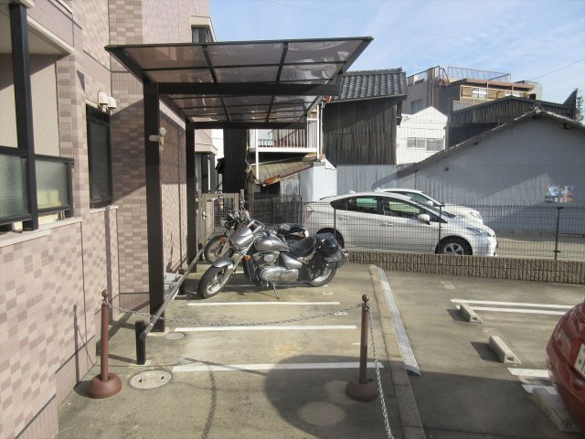 BASIC2000の駐車場|BASIC 2000