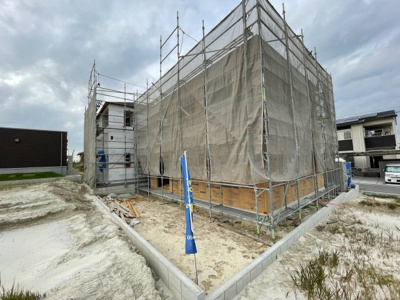 【外観】 | 愛知郡東郷町和合 全２棟　＜仲介手数料無料＞東郷小・東郷中　新築一戸建て | 
社長の村田です！
自らプレイヤーとして営業しています★
長年の経験と実績から皆様により良いマイホーム購入のご提案をいたします。
住宅ローンの不安や購入後の不安等何でもご相談ください。