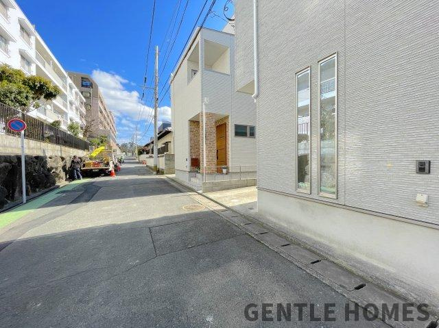 南区長丘4丁目の前面道路含む現地写真