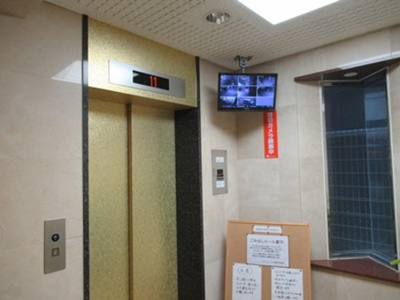 【その他共用部分】 | ライオンズマンション西新第５ | その他共有部分：モニター付エレベータ     （2019年2月撮影）