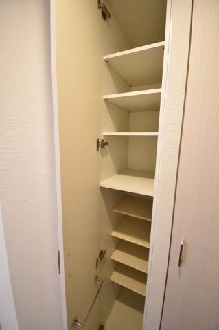 エスリード大阪NAGAHORI GATEの収納