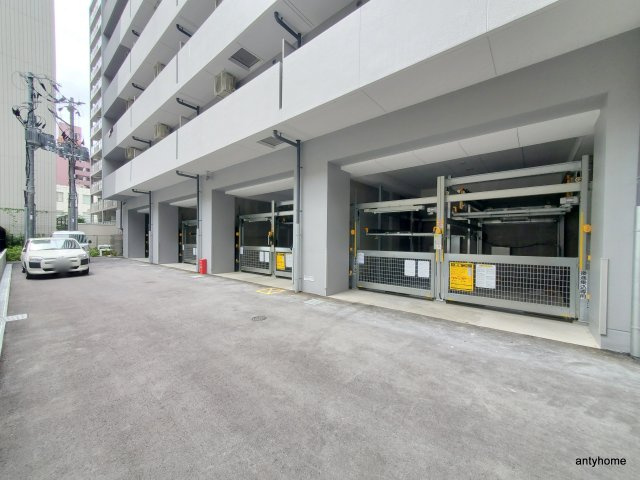 アドバンス江坂ラシュレ 仲介手数料無料の駐車場