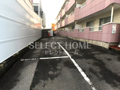【駐車場】 | エトワールのりみつ | 駐車場に車を止められます