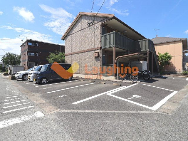 シャルムステージの駐車場|駐車場があるので、車を買う予定の方も安心です